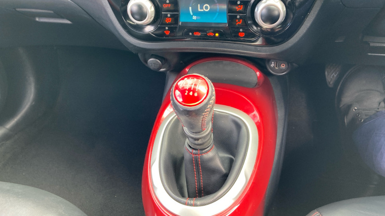 Nissan Juke 1.2 DiG-T Tekna 5dr Petrol Hatchback